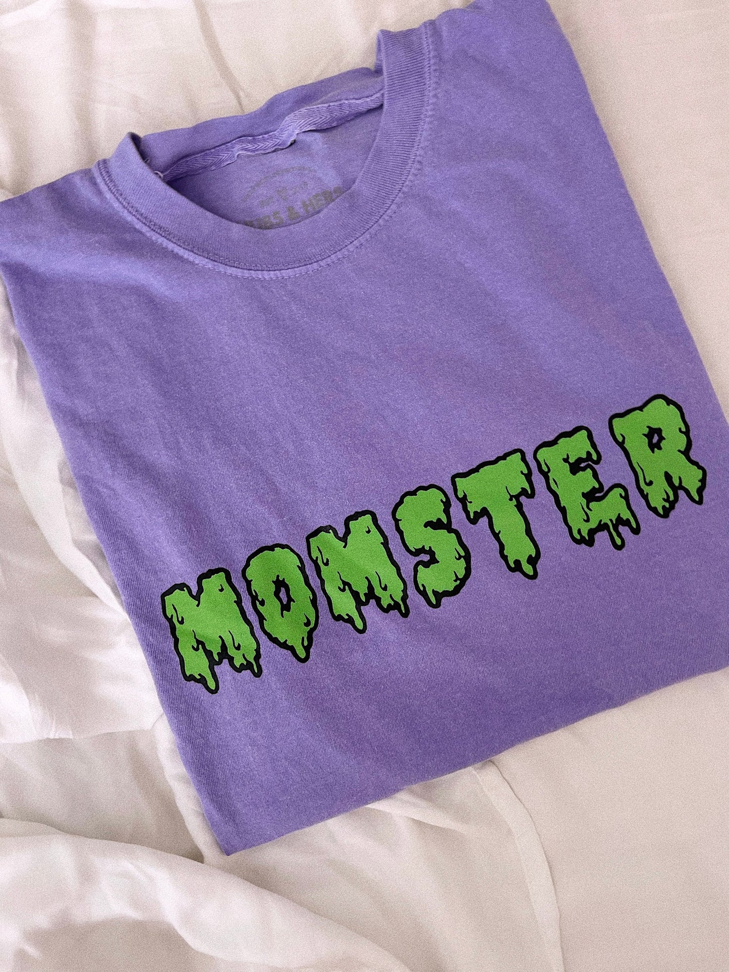 MOMSTER TEE