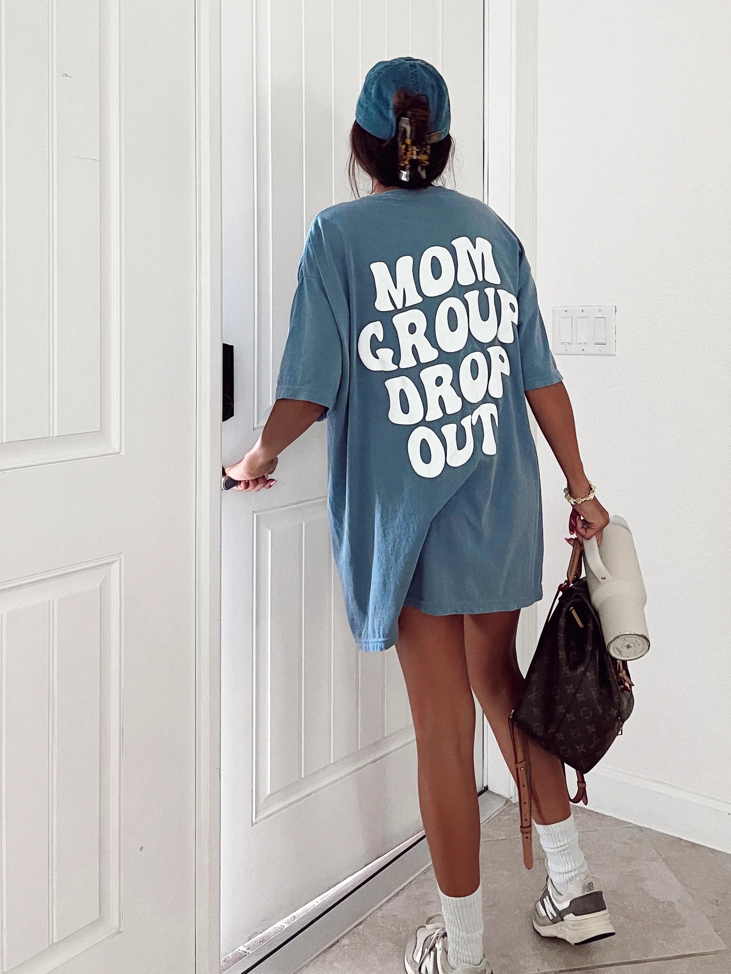 MOM GROUP DROPOUT TEE